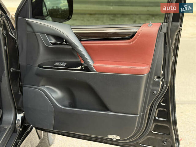 Чорний Лексус ЛХ, об'ємом двигуна 4.46 л та пробігом 109 тис. км за 85000 $, фото 16 на Automoto.ua