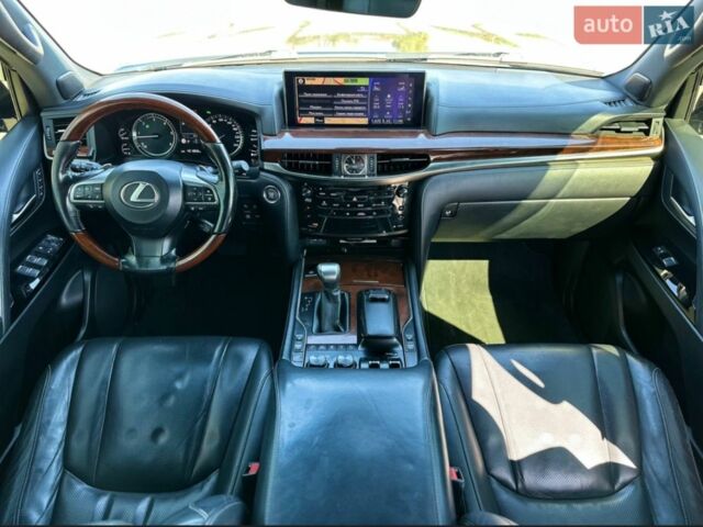 Черный Лексус ЛХ, объемом двигателя 4.5 л и пробегом 401 тыс. км за 48900 $, фото 4 на Automoto.ua