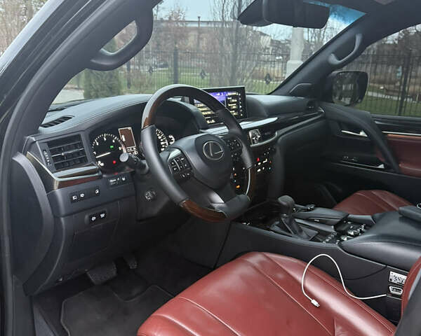 Черный Лексус ЛХ, объемом двигателя 4.5 л и пробегом 212 тыс. км за 59900 $, фото 12 на Automoto.ua