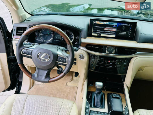 Черный Лексус ЛХ, объемом двигателя 4.46 л и пробегом 157 тыс. км за 65500 $, фото 13 на Automoto.ua