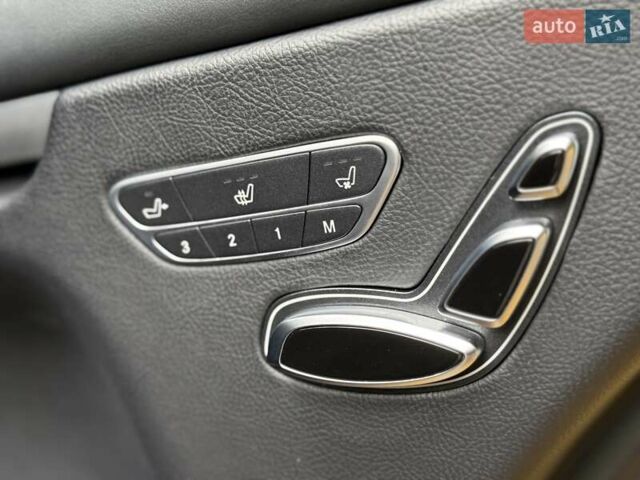 Черный Лексус ЛХ, объемом двигателя 4.5 л и пробегом 26 тыс. км за 169999 $, фото 18 на Automoto.ua