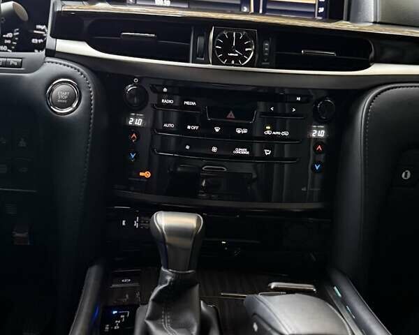 Черный Лексус ЛХ, объемом двигателя 4.5 л и пробегом 26 тыс. км за 169999 $, фото 29 на Automoto.ua