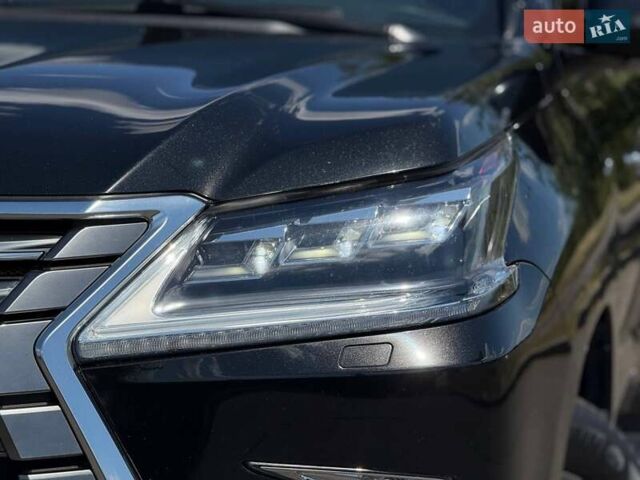 Чорний Лексус ЛХ, об'ємом двигуна 4.46 л та пробігом 399 тис. км за 48900 $, фото 5 на Automoto.ua