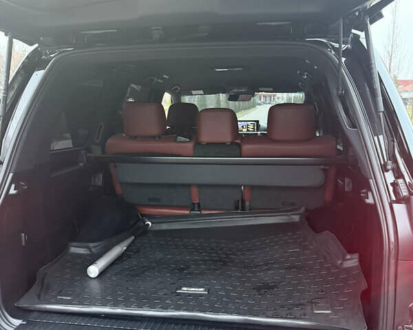 Черный Лексус ЛХ, объемом двигателя 4.5 л и пробегом 212 тыс. км за 59900 $, фото 16 на Automoto.ua