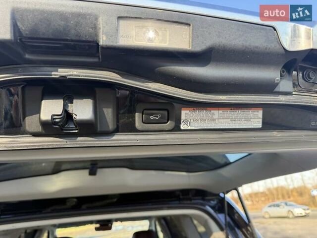 Чорний Лексус ЛХ, об'ємом двигуна 4.46 л та пробігом 260 тис. км за 55000 $, фото 37 на Automoto.ua