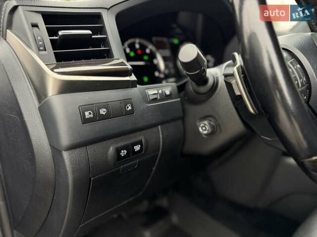 Черный Лексус ЛХ, объемом двигателя 4.5 л и пробегом 145 тыс. км за 62500 $, фото 13 на Automoto.ua