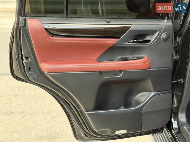 Чорний Лексус ЛХ, об'ємом двигуна 4.46 л та пробігом 109 тис. км за 85000 $, фото 18 на Automoto.ua