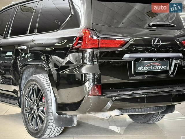 Чорний Лексус ЛХ, об'ємом двигуна 4.46 л та пробігом 206 тис. км за 66999 $, фото 3 на Automoto.ua