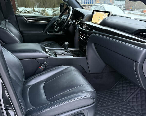 Черный Лексус ЛХ, объемом двигателя 4.46 л и пробегом 126 тыс. км за 63000 $, фото 18 на Automoto.ua