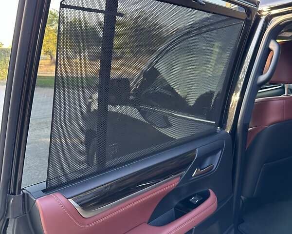 Черный Лексус ЛХ, объемом двигателя 4.46 л и пробегом 150 тыс. км за 64500 $, фото 23 на Automoto.ua