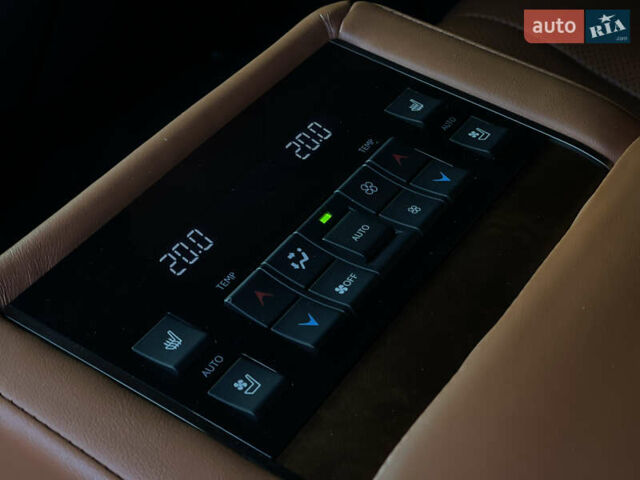 Черный Лексус ЛХ, объемом двигателя 4.46 л и пробегом 170 тыс. км за 69500 $, фото 14 на Automoto.ua