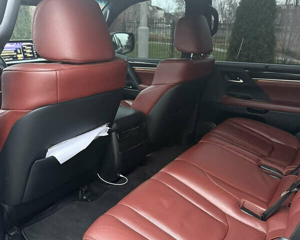 Черный Лексус ЛХ, объемом двигателя 4.5 л и пробегом 212 тыс. км за 59900 $, фото 14 на Automoto.ua