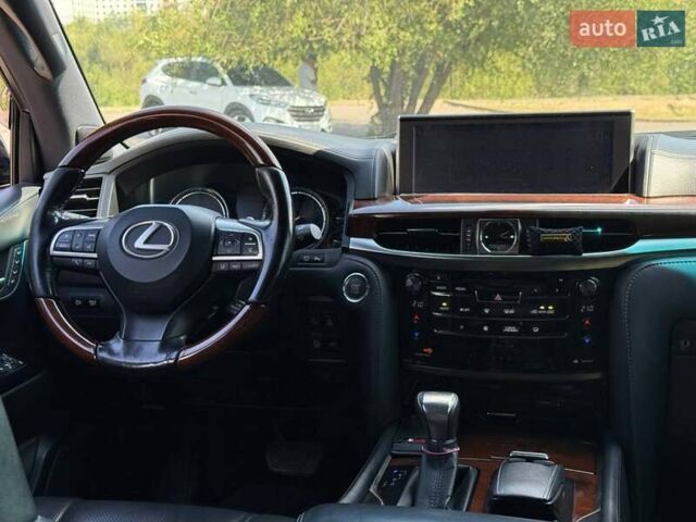 Чорний Лексус ЛХ, об'ємом двигуна 4.46 л та пробігом 399 тис. км за 48900 $, фото 42 на Automoto.ua