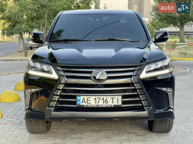 Черный Лексус ЛХ, объемом двигателя 4.46 л и пробегом 170 тыс. км за 69500 $, фото 2 на Automoto.ua