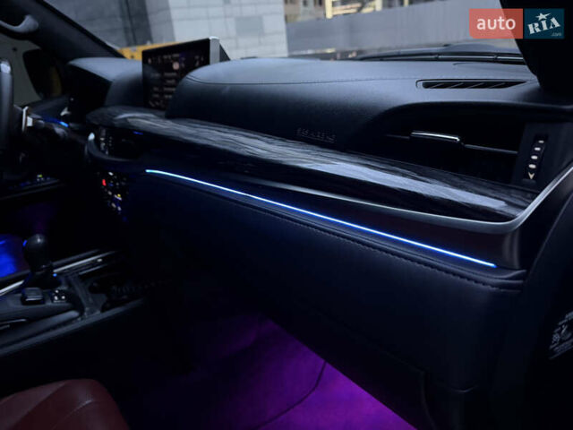 Черный Лексус ЛХ, объемом двигателя 4.46 л и пробегом 170 тыс. км за 65000 $, фото 50 на Automoto.ua