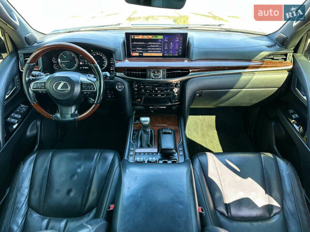 Черный Лексус ЛХ, объемом двигателя 4.46 л и пробегом 400 тыс. км за 49900 $, фото 8 на Automoto.ua