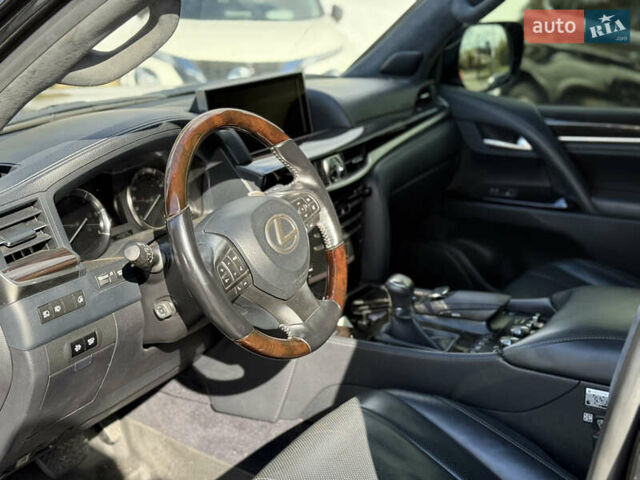 Чорний Лексус ЛХ, об'ємом двигуна 4.46 л та пробігом 145 тис. км за 62500 $, фото 4 на Automoto.ua