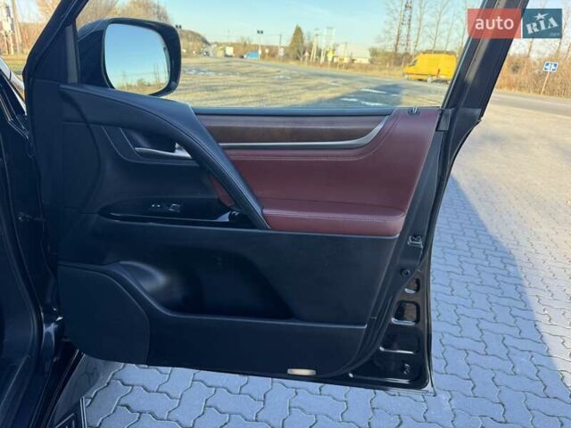 Чорний Лексус ЛХ, об'ємом двигуна 4.46 л та пробігом 260 тис. км за 55000 $, фото 40 на Automoto.ua