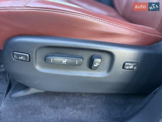 Чорний Лексус ЛХ, об'ємом двигуна 5.66 л та пробігом 260 тис. км за 56500 $, фото 23 на Automoto.ua