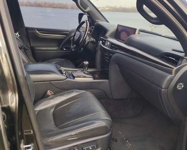 Чорний Лексус ЛХ, об'ємом двигуна 4.46 л та пробігом 120 тис. км за 68000 $, фото 1 на Automoto.ua