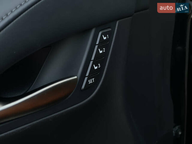 Черный Лексус ЛХ, объемом двигателя 4.46 л и пробегом 170 тыс. км за 61500 $, фото 19 на Automoto.ua