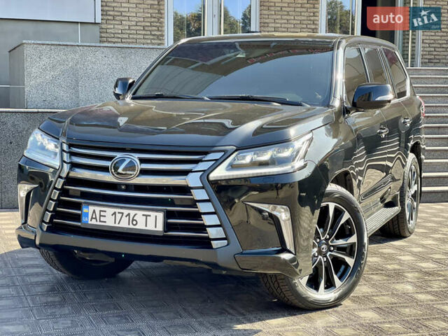 Черный Лексус ЛХ, объемом двигателя 4.46 л и пробегом 170 тыс. км за 61500 $, фото 5 на Automoto.ua