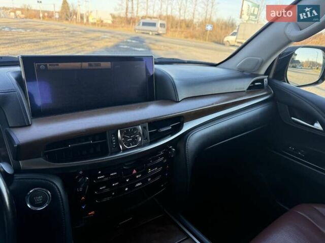 Чорний Лексус ЛХ, об'ємом двигуна 4.46 л та пробігом 260 тис. км за 55000 $, фото 33 на Automoto.ua