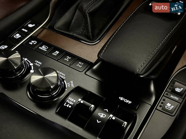 Чорний Лексус ЛХ, об'ємом двигуна 4.46 л та пробігом 206 тис. км за 66999 $, фото 53 на Automoto.ua