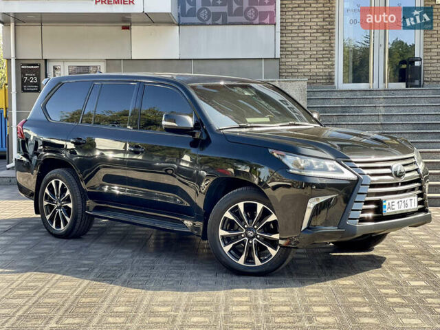 Черный Лексус ЛХ, объемом двигателя 4.46 л и пробегом 170 тыс. км за 61500 $, фото 3 на Automoto.ua