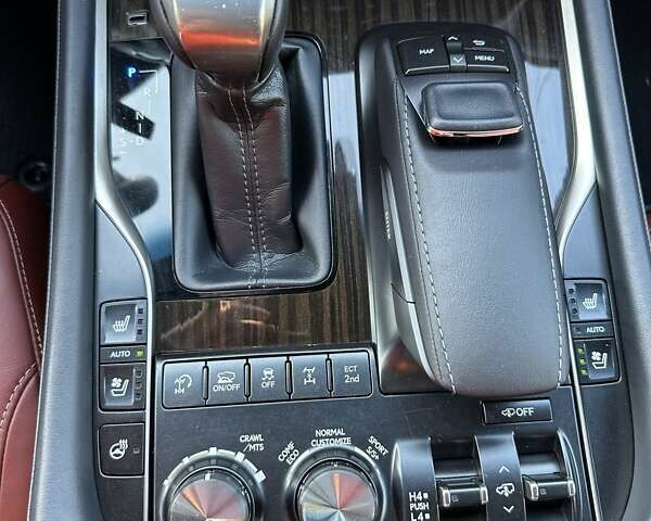 Черный Лексус ЛХ, объемом двигателя 4.46 л и пробегом 150 тыс. км за 64500 $, фото 40 на Automoto.ua