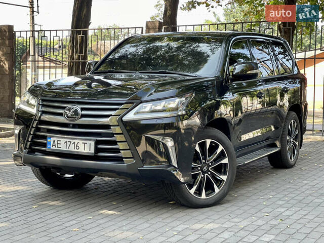Чорний Лексус ЛХ, об'ємом двигуна 4.46 л та пробігом 170 тис. км за 62500 $, фото 1 на Automoto.ua
