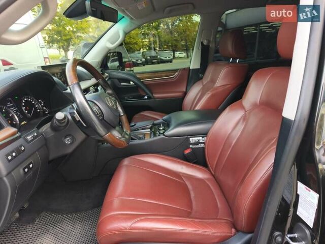 Чорний Лексус ЛХ, об'ємом двигуна 4.46 л та пробігом 116 тис. км за 70900 $, фото 13 на Automoto.ua