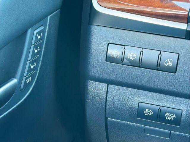 Черный Лексус ЛХ, объемом двигателя 4.5 л и пробегом 401 тыс. км за 48900 $, фото 9 на Automoto.ua