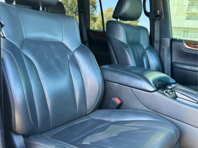 Черный Лексус ЛХ, объемом двигателя 4.5 л и пробегом 401 тыс. км за 48900 $, фото 10 на Automoto.ua