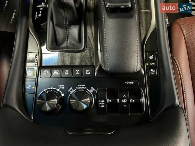 Чорний Лексус ЛХ, об'ємом двигуна 4.46 л та пробігом 74 тис. км за 79700 $, фото 69 на Automoto.ua