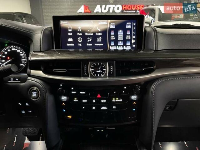 Лексус ЛХ 2018 у Львові на Automoto.ua Чорний Лексус ЛХ, об'ємом двигуна 4.46 л та пробігом 72 тис. км за 81700 $, фото 56 на Automoto.ua