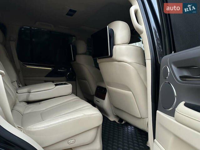 Черный Лексус ЛХ, объемом двигателя 5.66 л и пробегом 158 тыс. км за 69900 $, фото 59 на Automoto.ua