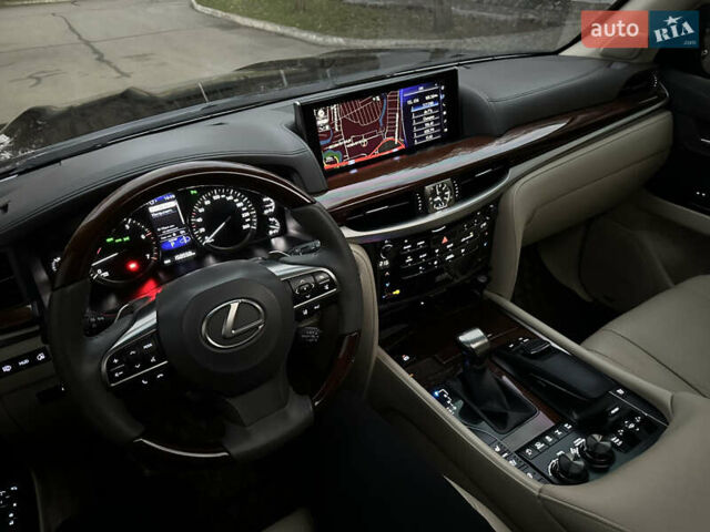 Черный Лексус ЛХ, объемом двигателя 5.66 л и пробегом 158 тыс. км за 69900 $, фото 69 на Automoto.ua