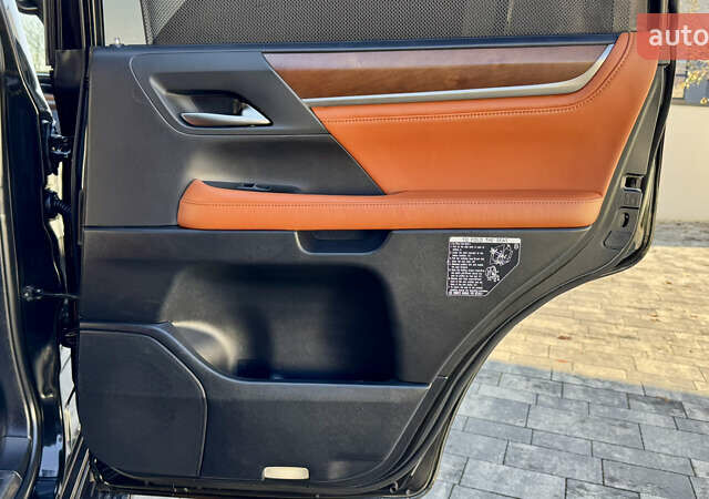 Черный Лексус ЛХ, объемом двигателя 4.46 л и пробегом 185 тыс. км за 67500 $, фото 97 на Automoto.ua