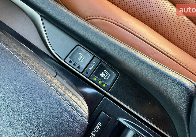 Черный Лексус ЛХ, объемом двигателя 4.46 л и пробегом 185 тыс. км за 67500 $, фото 67 на Automoto.ua