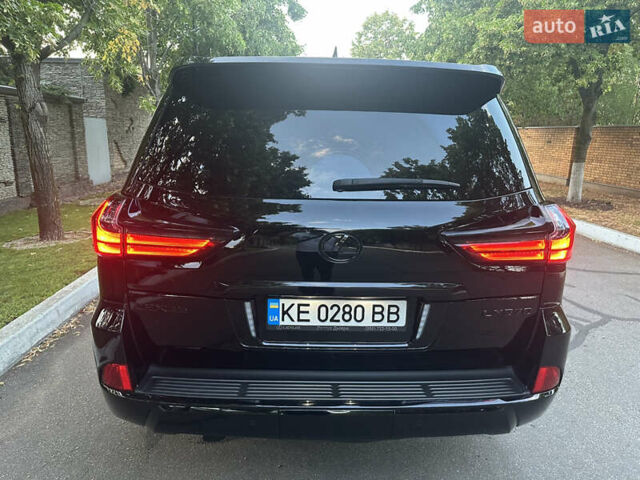 Черный Лексус ЛХ, объемом двигателя 5.66 л и пробегом 298 тыс. км за 65000 $, фото 77 на Automoto.ua