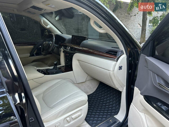 Черный Лексус ЛХ, объемом двигателя 5.66 л и пробегом 298 тыс. км за 65000 $, фото 41 на Automoto.ua