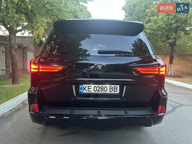 Черный Лексус ЛХ, объемом двигателя 5.66 л и пробегом 298 тыс. км за 65000 $, фото 76 на Automoto.ua