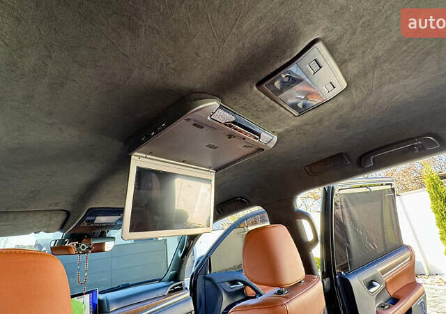 Черный Лексус ЛХ, объемом двигателя 4.46 л и пробегом 185 тыс. км за 67500 $, фото 102 на Automoto.ua