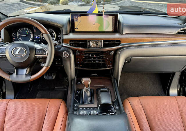 Черный Лексус ЛХ, объемом двигателя 4.46 л и пробегом 185 тыс. км за 67500 $, фото 61 на Automoto.ua