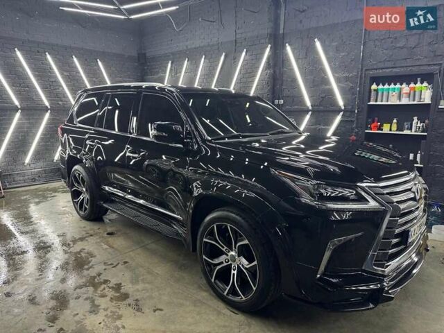 Лексус ЛХ 2018 у Києві на Automoto.ua Чорний Лексус ЛХ, об'ємом двигуна 4.46 л та пробігом 140 тис. км за 72000 $, фото 1 на Automoto.ua