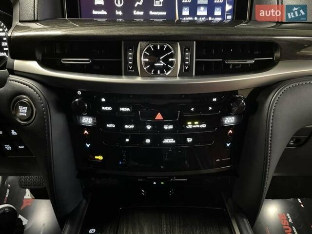 Лексус ЛХ 2018 у Львові на Automoto.ua Чорний Лексус ЛХ, об'ємом двигуна 4.46 л та пробігом 72 тис. км за 81700 $, фото 65 на Automoto.ua