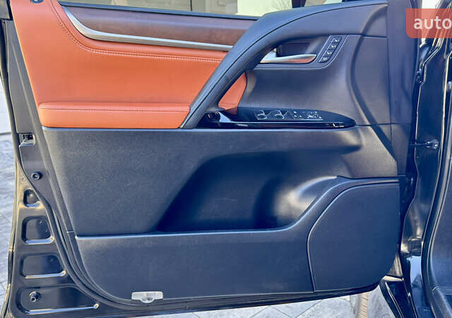 Черный Лексус ЛХ, объемом двигателя 4.46 л и пробегом 185 тыс. км за 67500 $, фото 78 на Automoto.ua