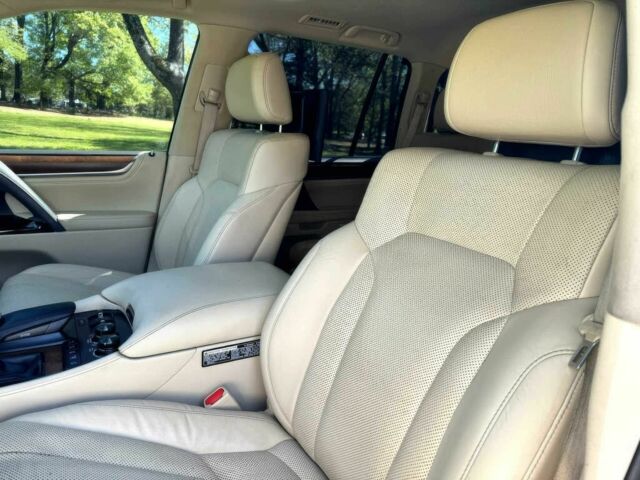 Черный Лексус ЛХ, объемом двигателя 5.7 л и пробегом 45 тыс. км за 36000 $, фото 7 на Automoto.ua