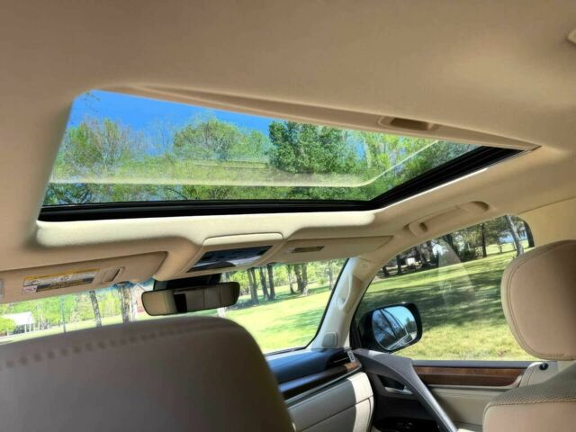 Черный Лексус ЛХ, объемом двигателя 5.7 л и пробегом 45 тыс. км за 36000 $, фото 8 на Automoto.ua